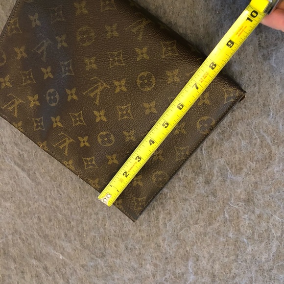 Louis Vuitton vintage clutch❤️ - Picture 9 of 11